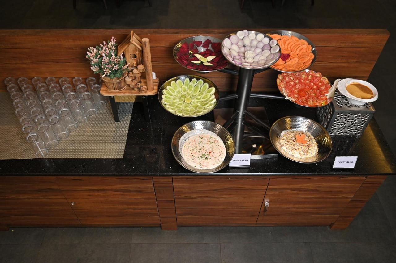 Hotel Tip Top International Pune Pimpri-Chinchwad ภายนอก รูปภาพ